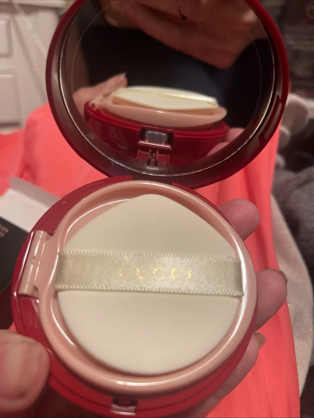 Gucci Cushion de Beauté Compact in Peach-Beige